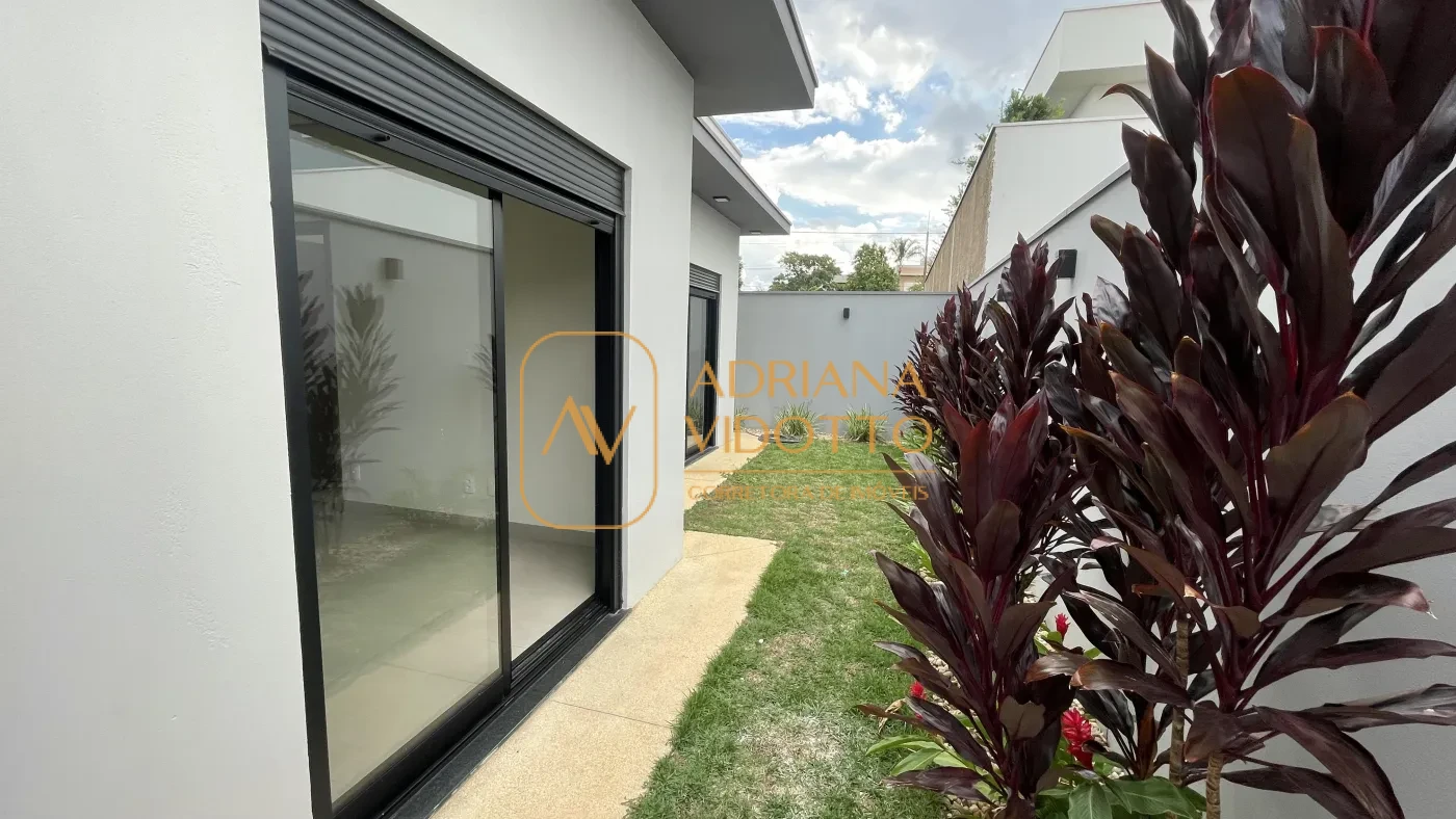 Imagem de CASA EM VILLAGE DAMHA COM 3 SUÍTES, ÁREA GOURMET E ESCRITÓRIO