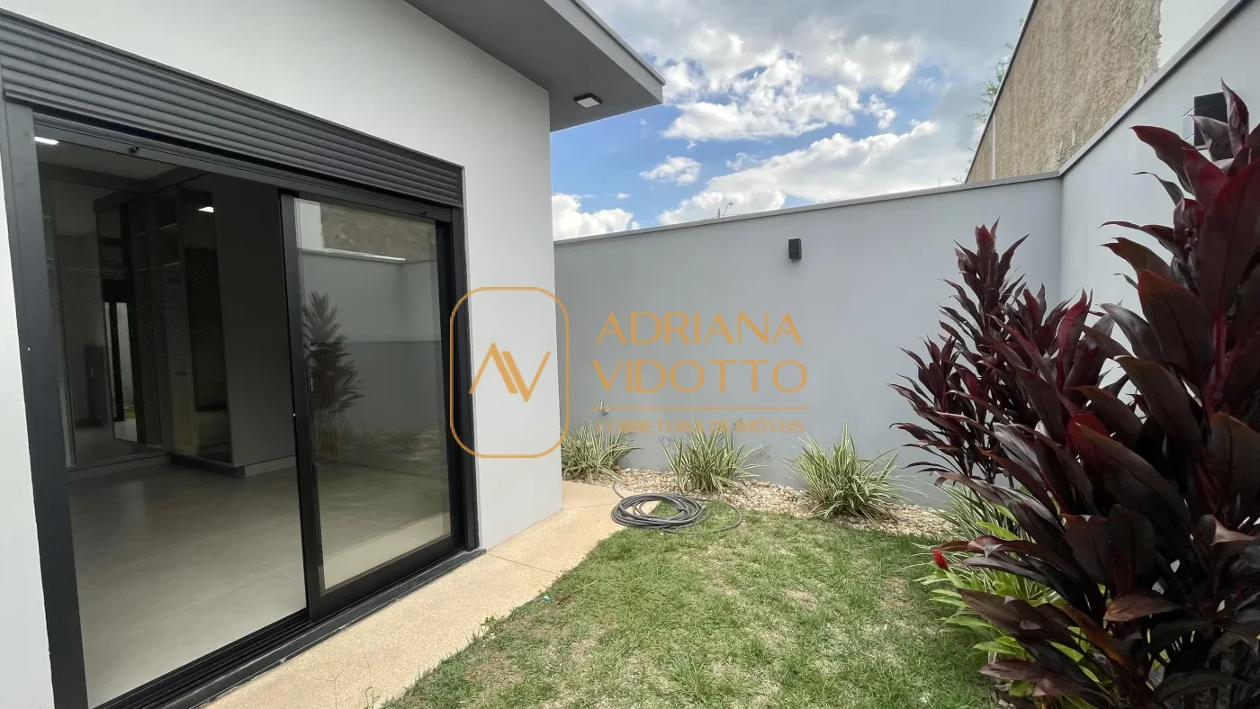 Imagem de CASA EM VILLAGE DAMHA COM 3 SUÍTES, ÁREA GOURMET E ESCRITÓRIO