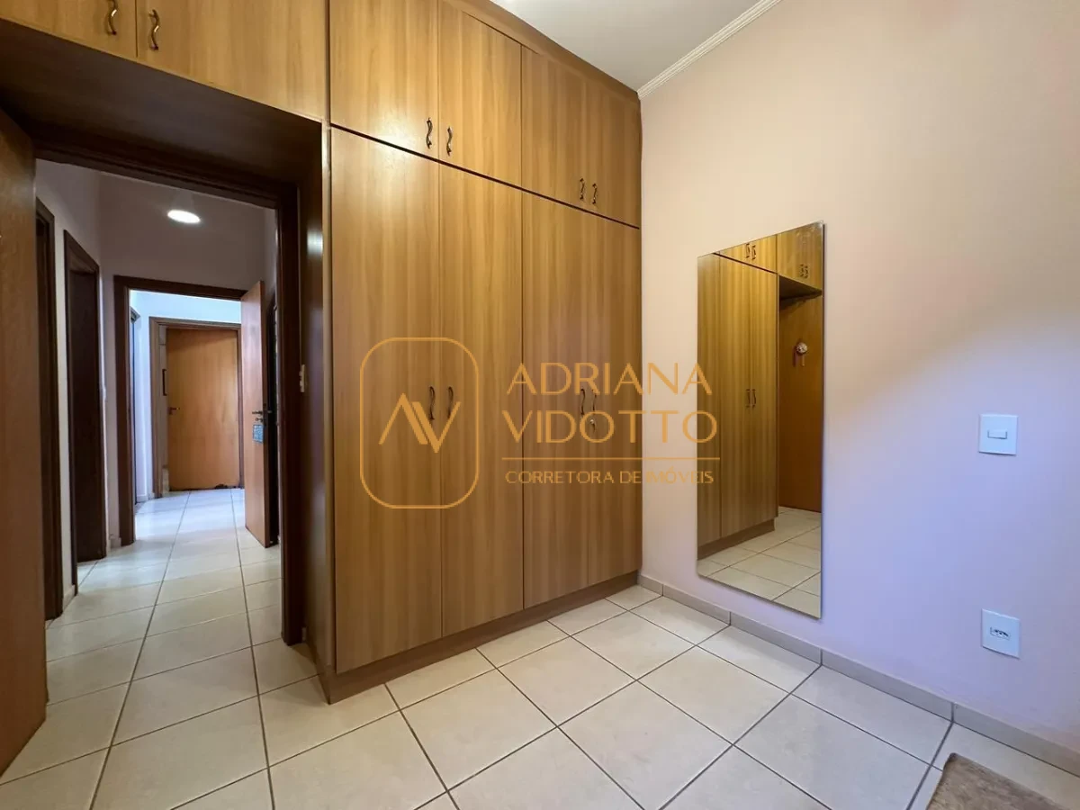 Imagem de Casa à Venda no Condomínio Flamboyants com estilo de chácara com piscina, 3 quartos, e muito quintal