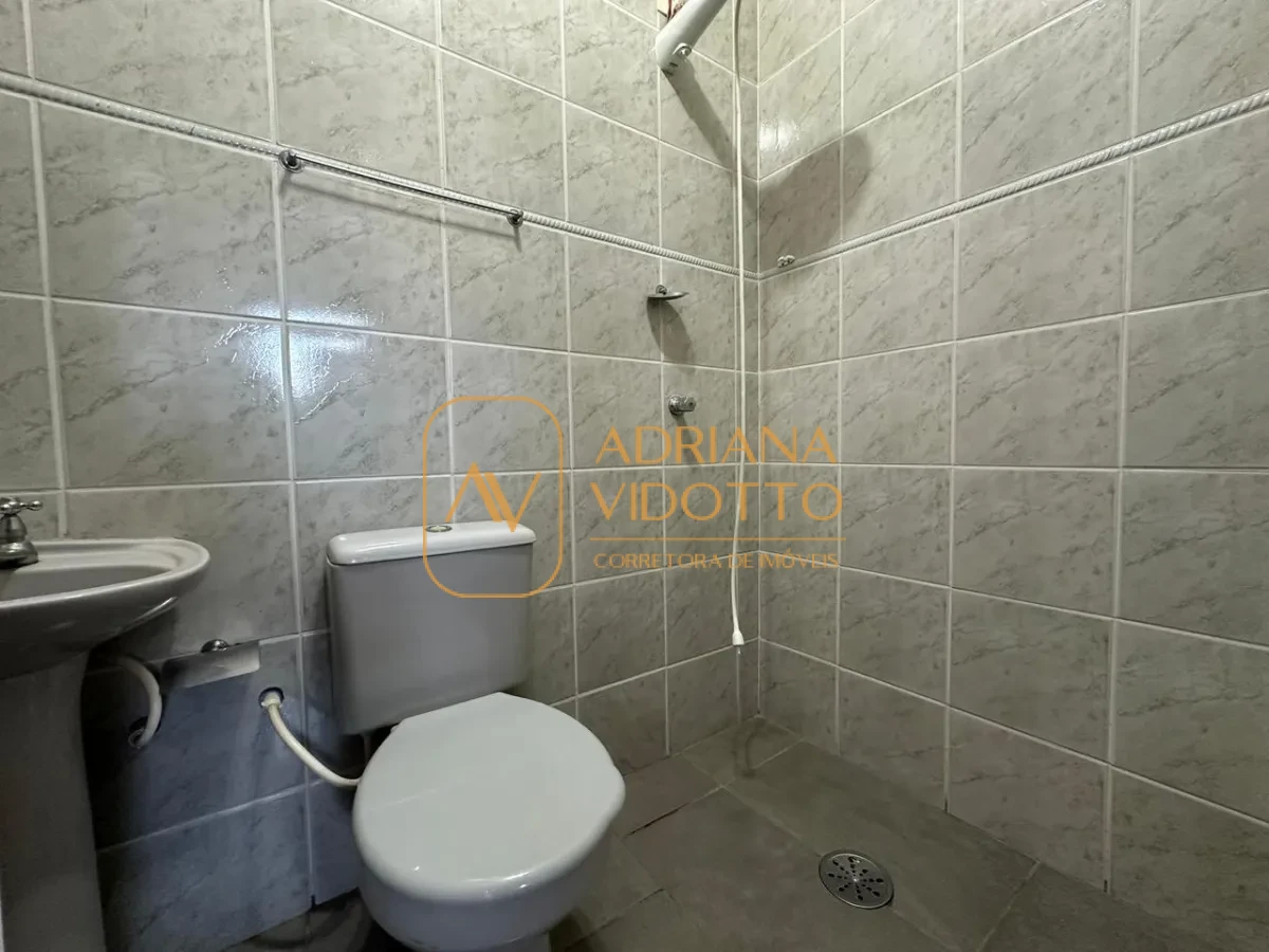 Imagem de Casa à Venda no Condomínio Flamboyants com estilo de chácara com piscina, 3 quartos, e muito quintal