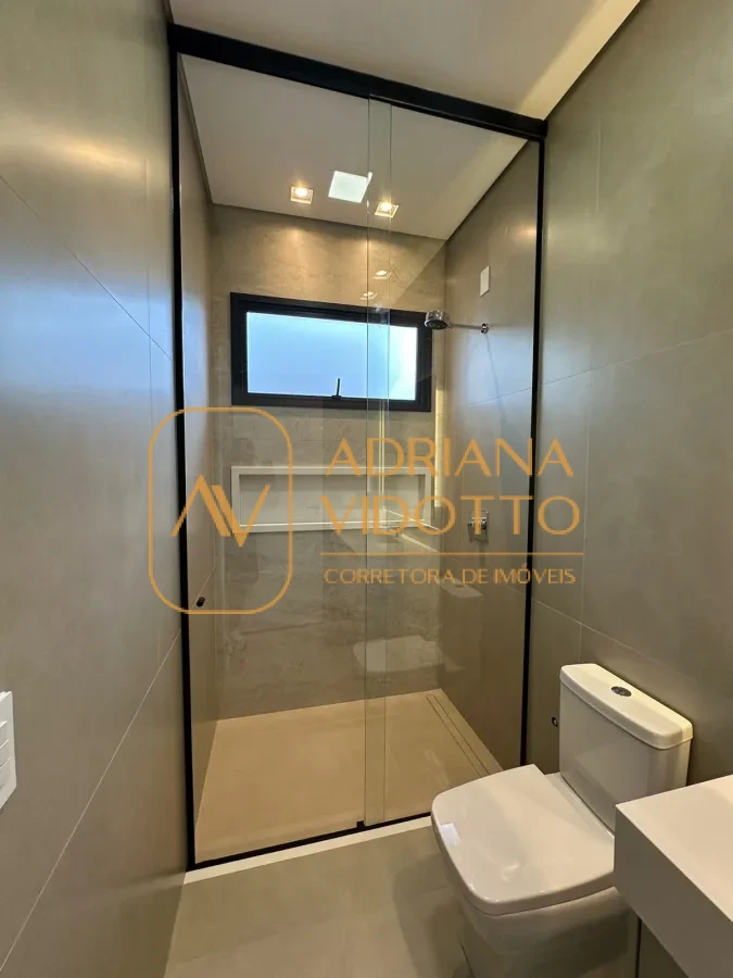 Imagem de CASA ALTO PADRÃO CONDOMÍNIO RESIDENCIAL PARQUE DAMHA COM 3 SUÍTES, ÁREA GOURMET COM PISCINA AQUECIDA