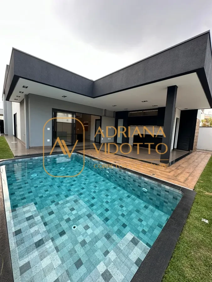 Imagem de CASA ALTO PADRÃO CONDOMÍNIO RESIDENCIAL PARQUE DAMHA COM 3 SUÍTES, ÁREA GOURMET COM PISCINA AQUECIDA
