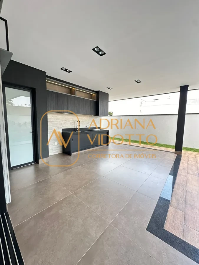 Imagem de CASA ALTO PADRÃO CONDOMÍNIO RESIDENCIAL PARQUE DAMHA COM 3 SUÍTES, ÁREA GOURMET COM PISCINA AQUECIDA