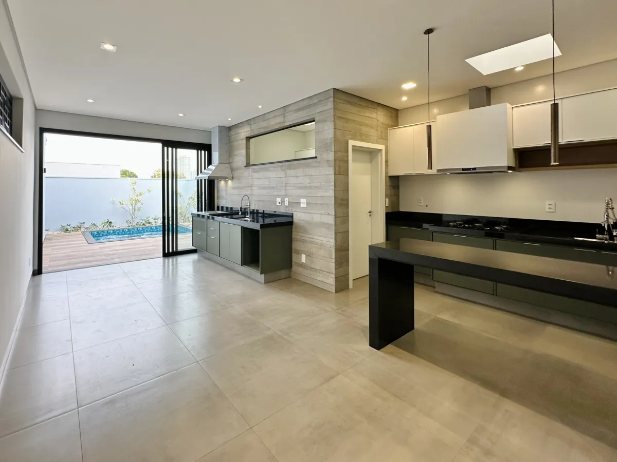 Imagem de Lindíssima casa de condomínio a venda -  Village Damha III, 3 suítes, piscina e escritório em Araraquara