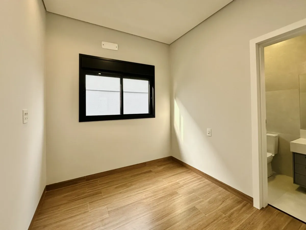 Imagem de Lindíssima casa de condomínio a venda -  Village Damha III, 3 suítes, piscina e escritório em Araraquara