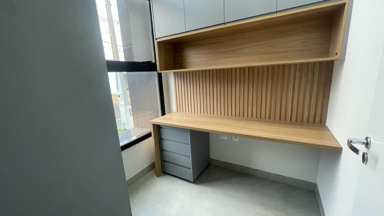 Imagem de CASA NOVA NO CONDOMÍNIO VILLAGE DAMHA III COM 3 SUITES E ÁREA GOURMET