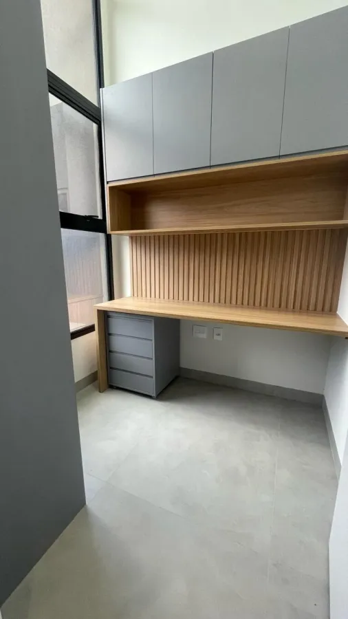 Imagem de CASA NOVA NO CONDOMÍNIO VILLAGE DAMHA III COM 3 SUITES E ÁREA GOURMET