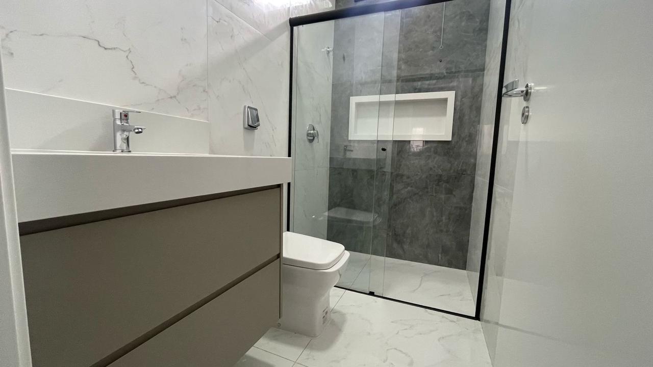 Imagem de CASA NOVA NO CONDOMÍNIO VILLAGE DAMHA III COM 3 SUITES E ÁREA GOURMET