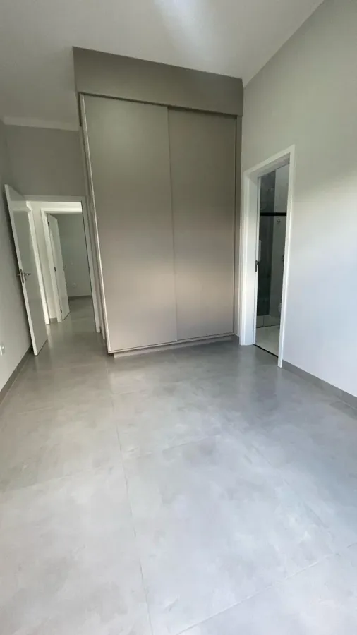 Imagem de CASA NOVA NO CONDOMÍNIO VILLAGE DAMHA III COM 3 SUITES E ÁREA GOURMET