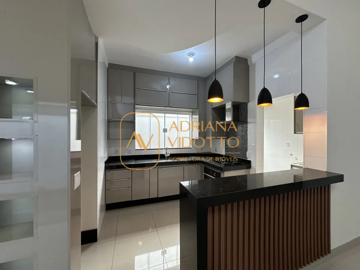 Imagem de CASA A VENDA  EM CONDOMÍNIO PARQUE ATLANTA COM 3 QUARTOS SENDO 1 SUÍTE E ESCRITÓRIO