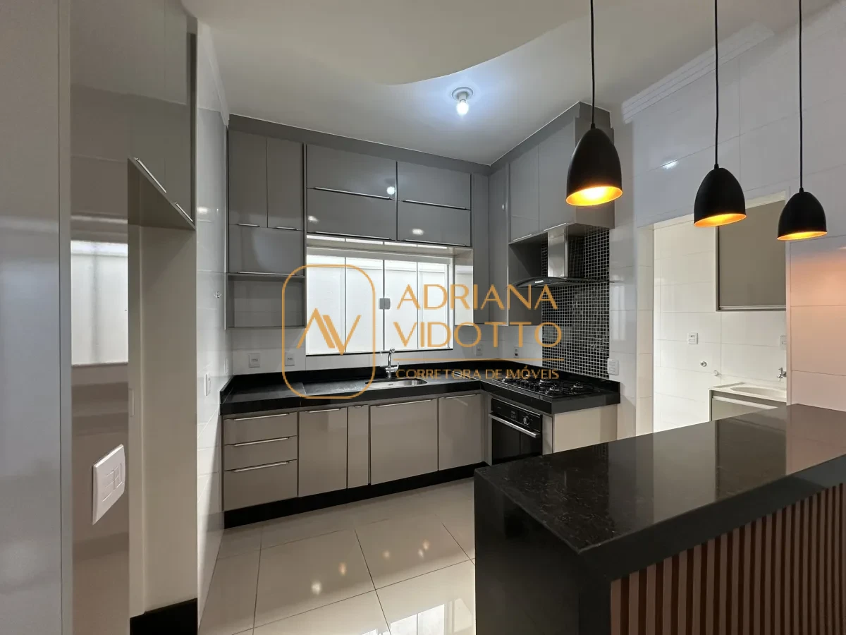 Imagem de CASA A VENDA  EM CONDOMÍNIO PARQUE ATLANTA COM 3 QUARTOS SENDO 1 SUÍTE E ESCRITÓRIO