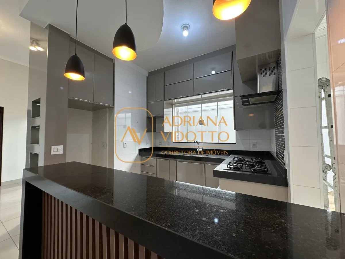 Imagem de CASA A VENDA  EM CONDOMÍNIO PARQUE ATLANTA COM 3 QUARTOS SENDO 1 SUÍTE E ESCRITÓRIO