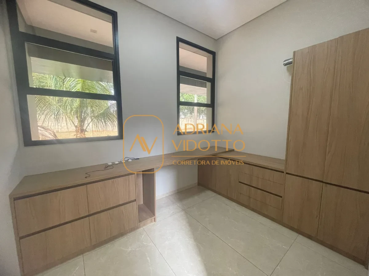 Imagem de SOBRADO ALTO PADRÃO - CONDOMÍNIO VILLAGE DAMHA I, COM 3 SUÍTES E PISCINA