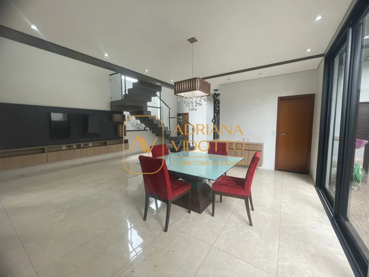 Imagem de SOBRADO ALTO PADRÃO - CONDOMÍNIO VILLAGE DAMHA I, COM 3 SUÍTES E PISCINA