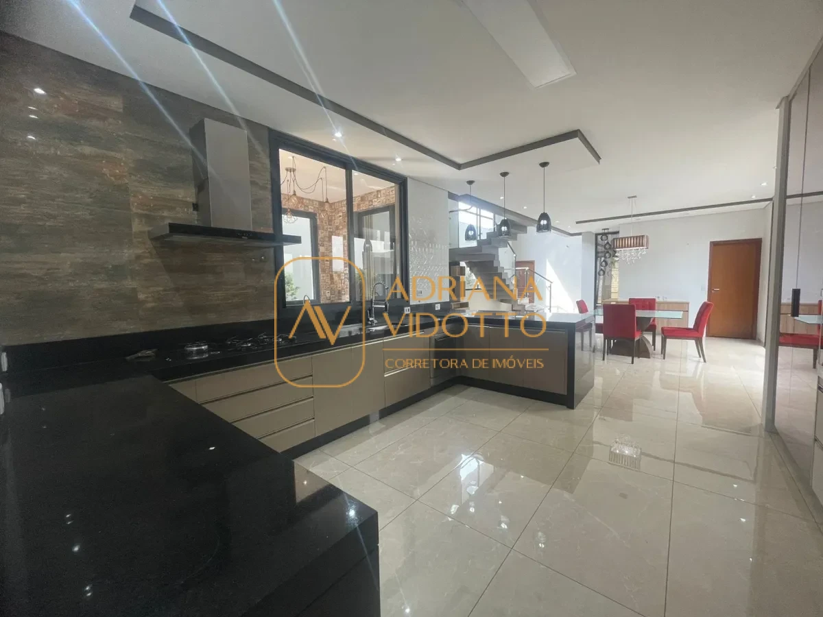 Imagem de SOBRADO ALTO PADRÃO - CONDOMÍNIO VILLAGE DAMHA I, COM 3 SUÍTES E PISCINA