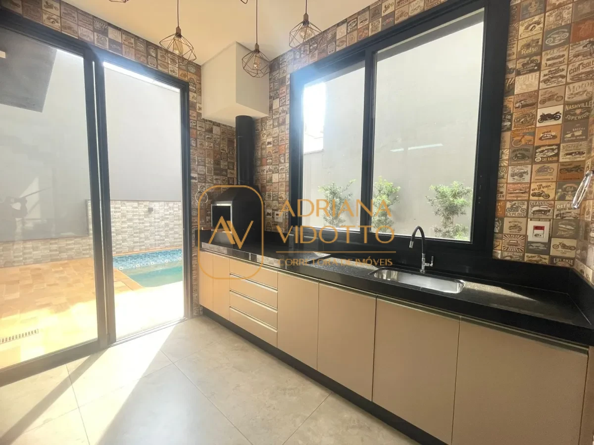 Imagem de SOBRADO ALTO PADRÃO - CONDOMÍNIO VILLAGE DAMHA I, COM 3 SUÍTES E PISCINA