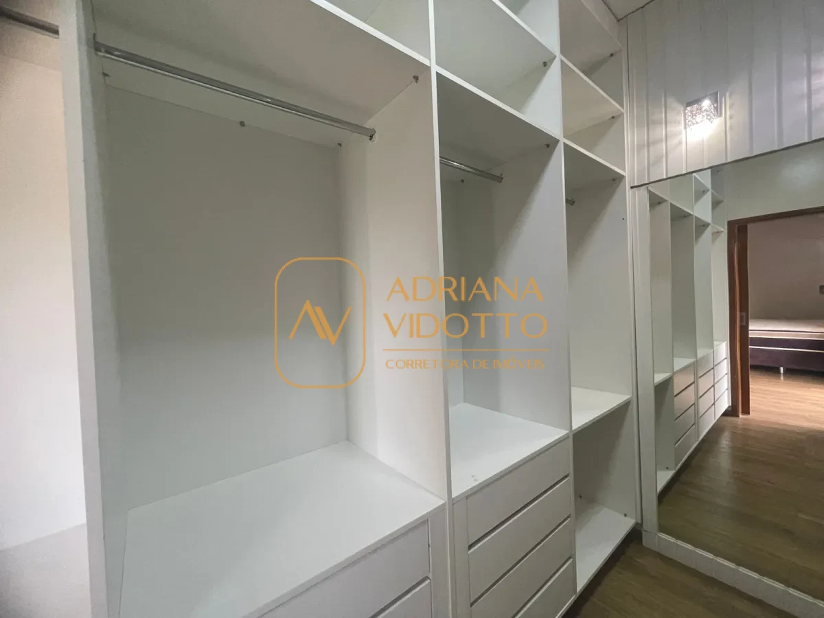 Imagem de SOBRADO ALTO PADRÃO - CONDOMÍNIO VILLAGE DAMHA I, COM 3 SUÍTES E PISCINA