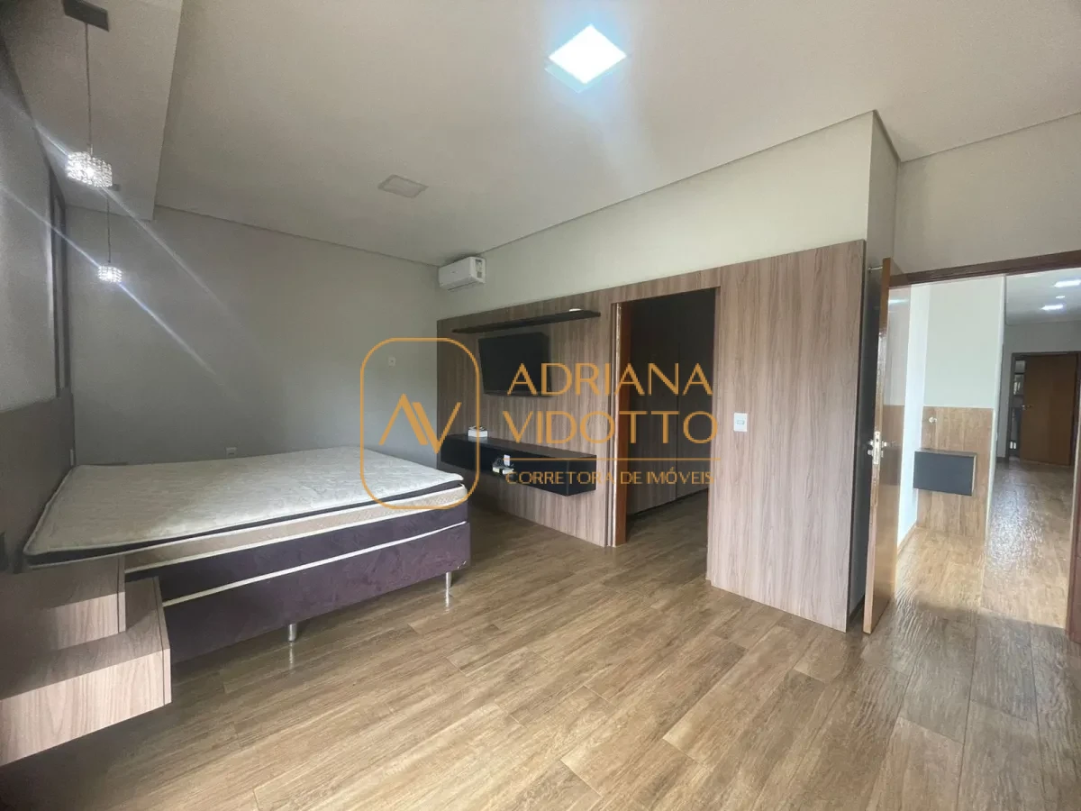 Imagem de SOBRADO ALTO PADRÃO - CONDOMÍNIO VILLAGE DAMHA I, COM 3 SUÍTES E PISCINA