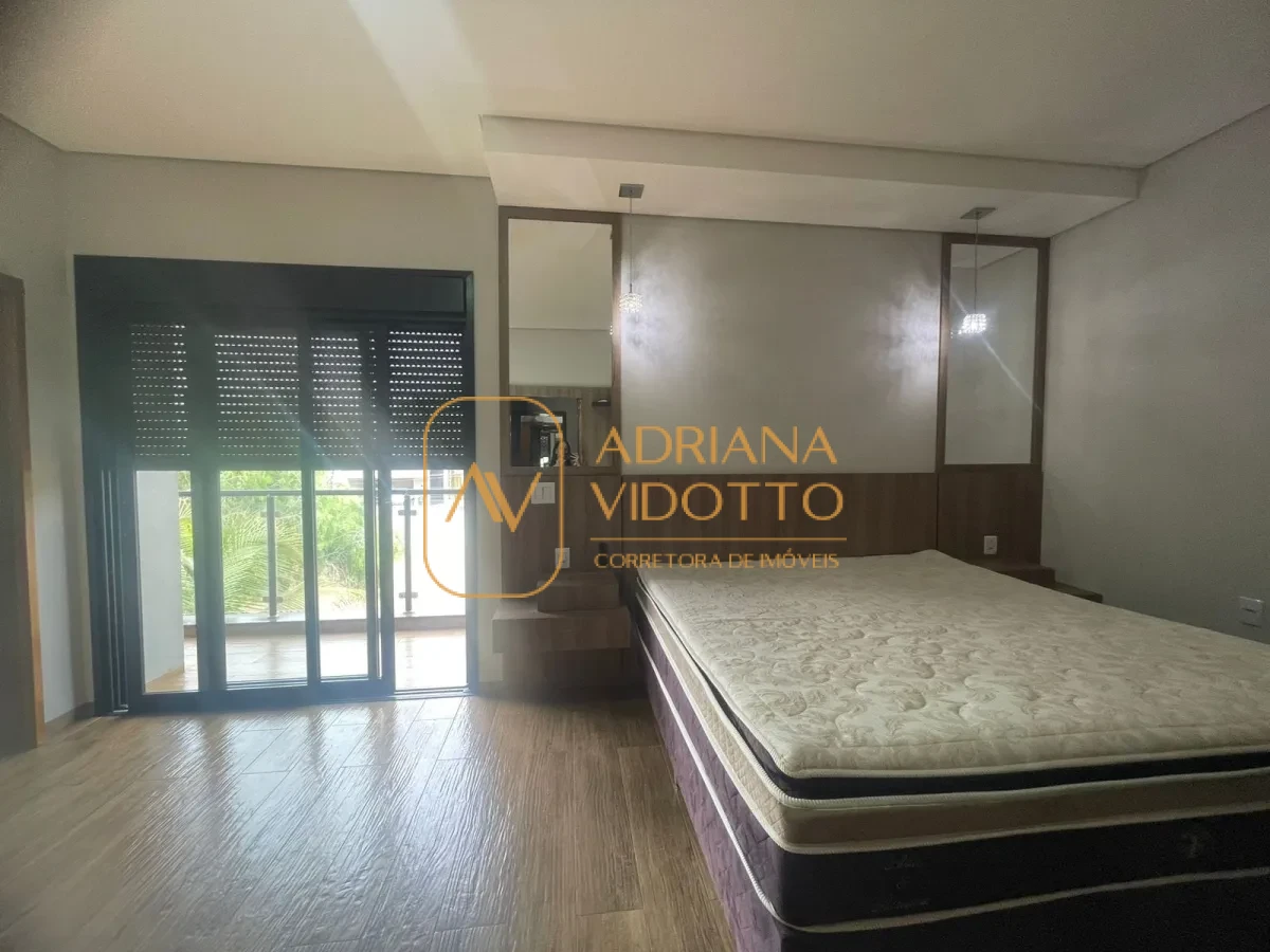 Imagem de SOBRADO ALTO PADRÃO - CONDOMÍNIO VILLAGE DAMHA I, COM 3 SUÍTES E PISCINA