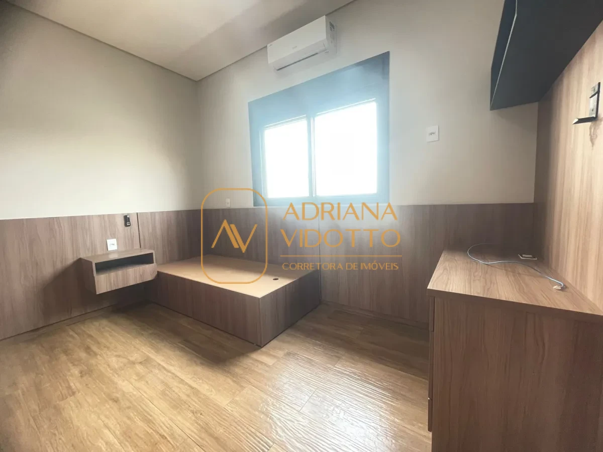 Imagem de SOBRADO ALTO PADRÃO - CONDOMÍNIO VILLAGE DAMHA I, COM 3 SUÍTES E PISCINA