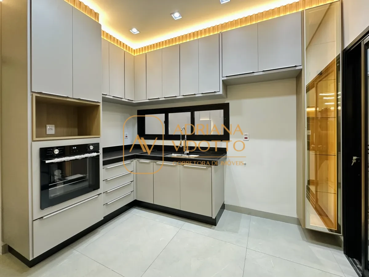 Imagem de CASA A VENDA VILLAGE DAMHA III COM 3 SUÍTES, ESCRITÓRIO E ÁREA GOURMET COM JACUZZI