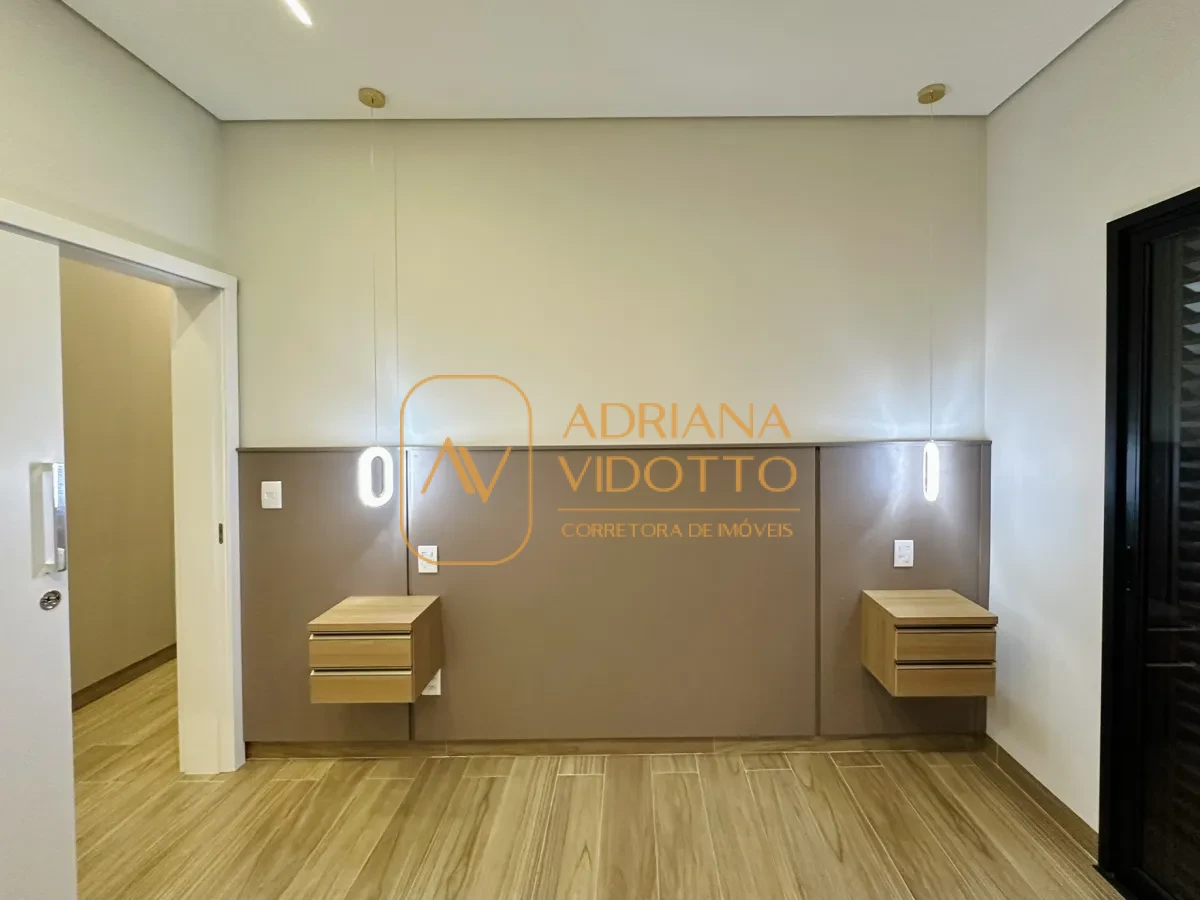 Imagem de CASA A VENDA VILLAGE DAMHA III COM 3 SUÍTES, ESCRITÓRIO E ÁREA GOURMET COM JACUZZI