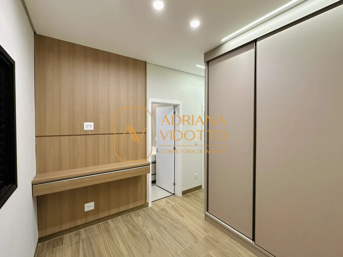 Imagem de CASA A VENDA VILLAGE DAMHA III COM 3 SUÍTES, ESCRITÓRIO E ÁREA GOURMET COM JACUZZI