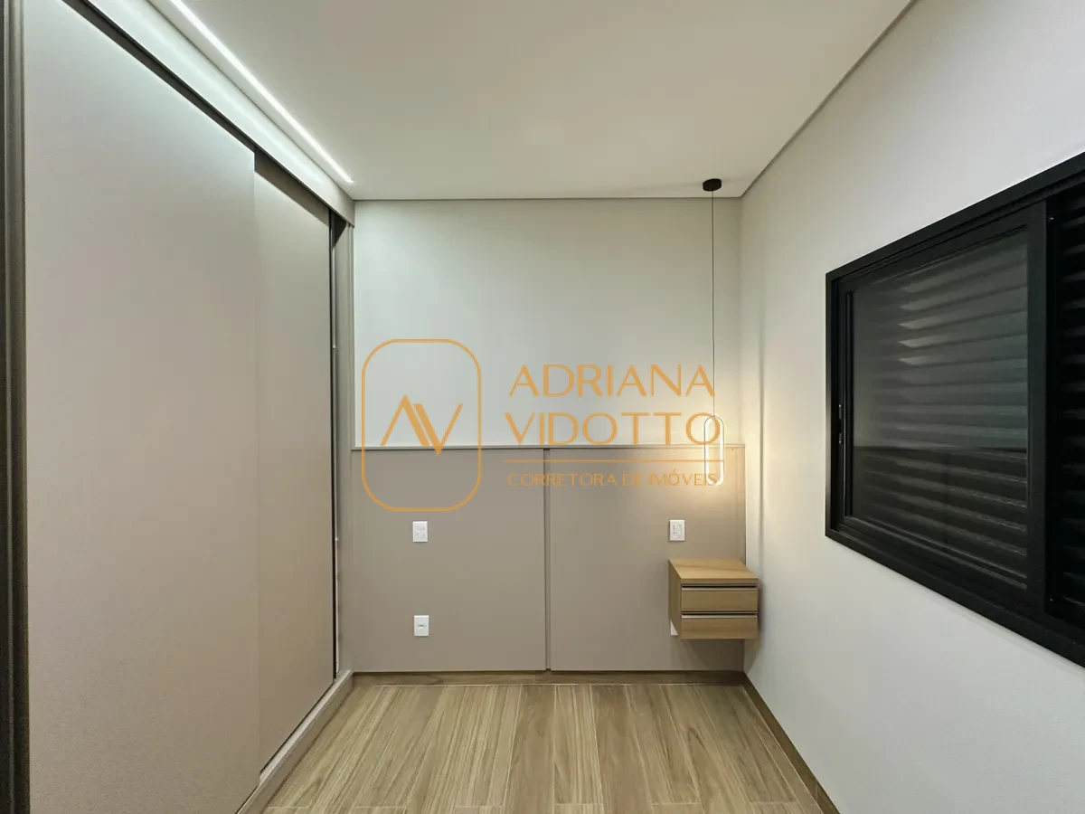 Imagem de CASA A VENDA VILLAGE DAMHA III COM 3 SUÍTES, ESCRITÓRIO E ÁREA GOURMET COM JACUZZI