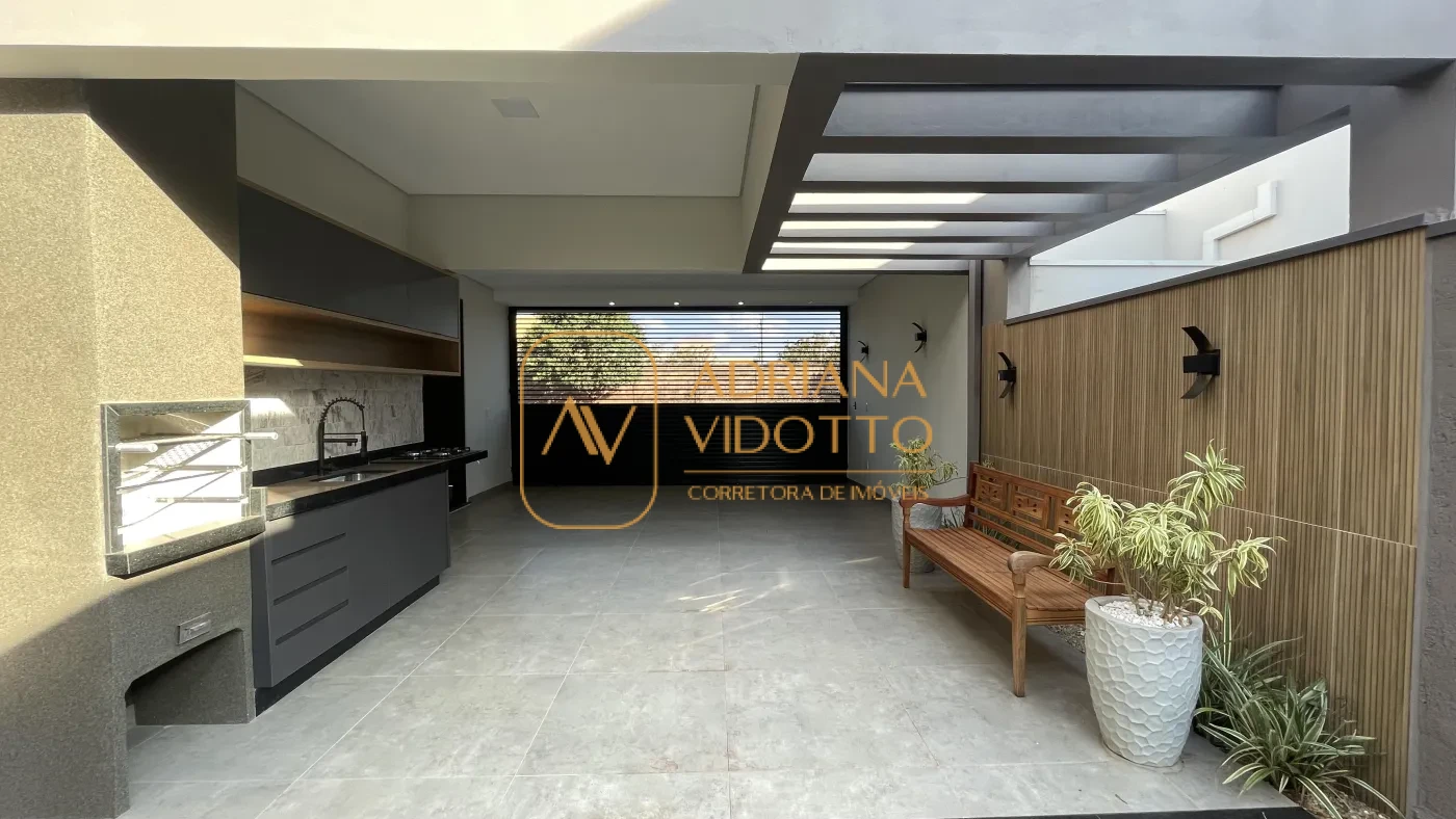 Imagem de LINDA CASA A VENDA VILLAGE DAMHA III, COM 3 SUÍTES, ESPAÇO GOURMET INCRÍVEL E ESCRITÓRIO