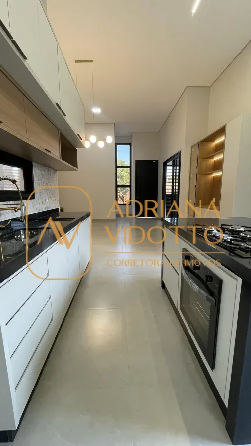 Imagem de LINDA CASA A VENDA VILLAGE DAMHA III, COM 3 SUÍTES, ESPAÇO GOURMET INCRÍVEL E ESCRITÓRIO