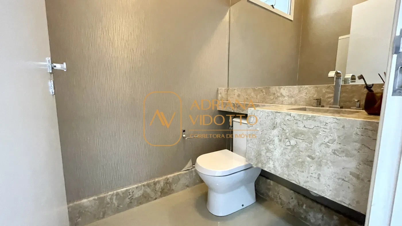 Imagem de IMÓVEL DE ALTO PADRÃO EM CONDOMÍNIO COM 4 SUÍTES, PISCINA, SALA DE JOGOS COM JACUZZI E CINEMA.