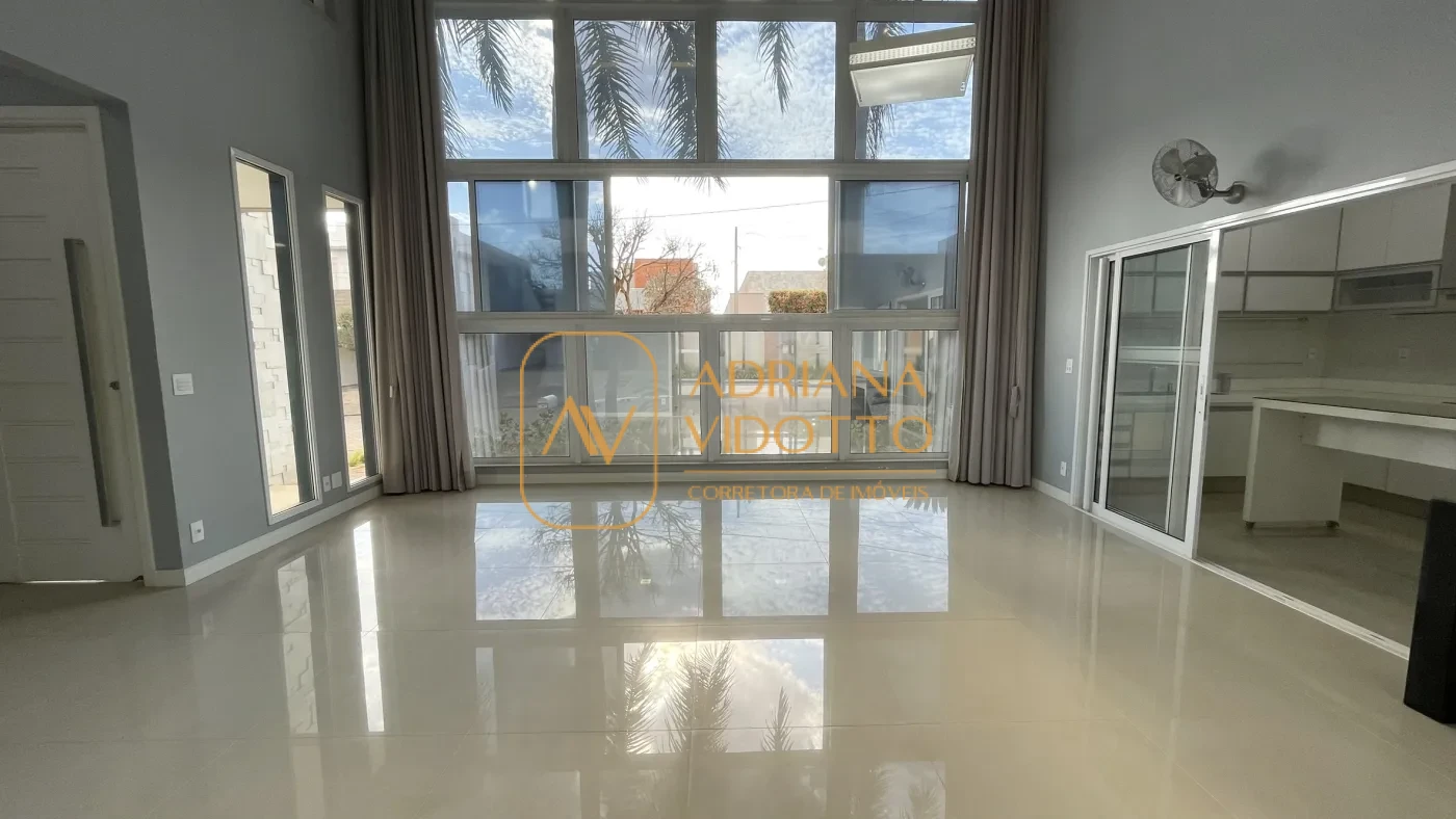 Imagem de IMÓVEL DE ALTO PADRÃO EM CONDOMÍNIO COM 4 SUÍTES, PISCINA, SALA DE JOGOS COM JACUZZI E CINEMA.