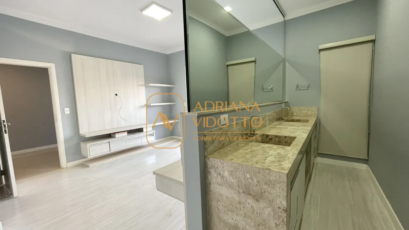 Imagem de IMÓVEL DE ALTO PADRÃO EM CONDOMÍNIO COM 4 SUÍTES, PISCINA, SALA DE JOGOS COM JACUZZI E CINEMA.