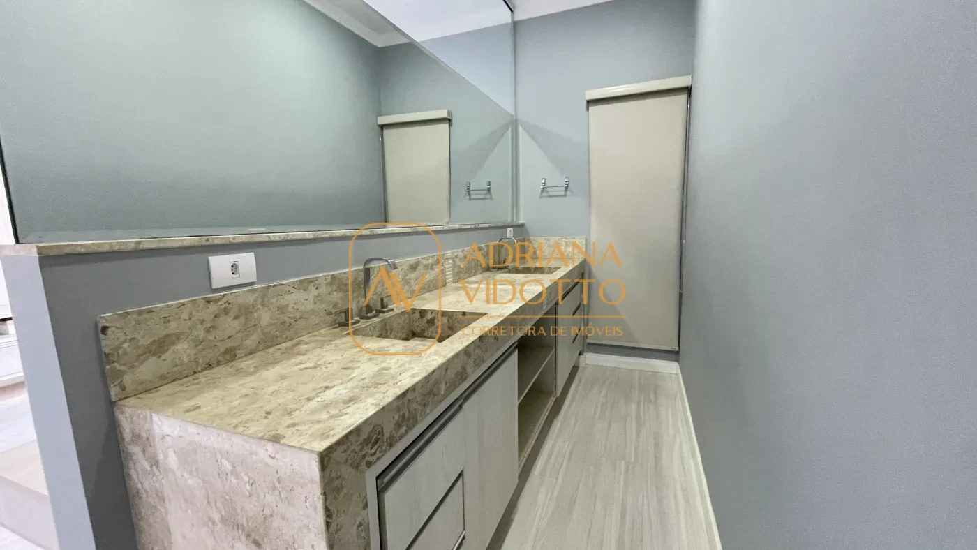 Imagem de IMÓVEL DE ALTO PADRÃO EM CONDOMÍNIO COM 4 SUÍTES, PISCINA, SALA DE JOGOS COM JACUZZI E CINEMA.