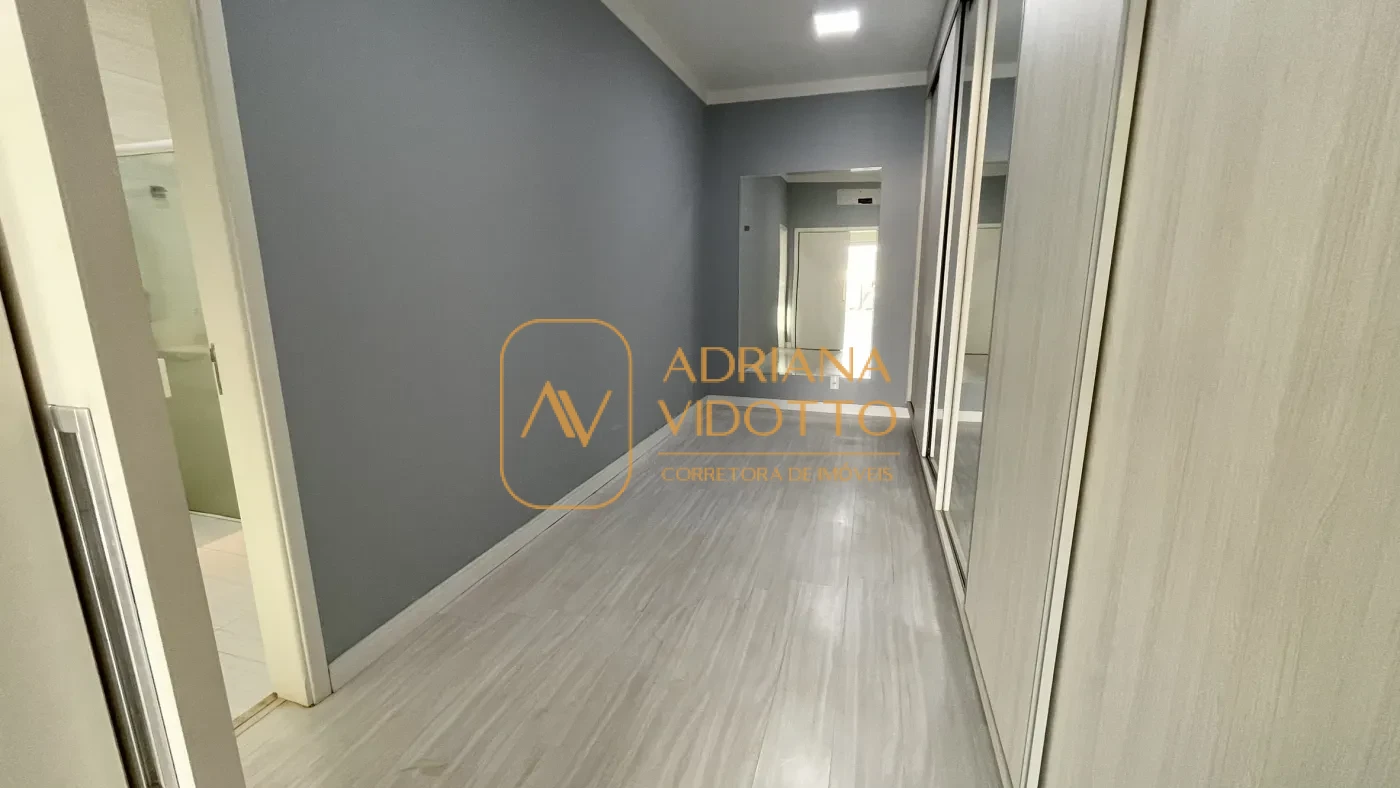 Imagem de IMÓVEL DE ALTO PADRÃO EM CONDOMÍNIO COM 4 SUÍTES, PISCINA, SALA DE JOGOS COM JACUZZI E CINEMA.