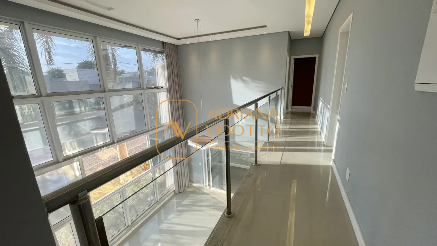 Imagem de IMÓVEL DE ALTO PADRÃO EM CONDOMÍNIO COM 4 SUÍTES, PISCINA, SALA DE JOGOS COM JACUZZI E CINEMA.