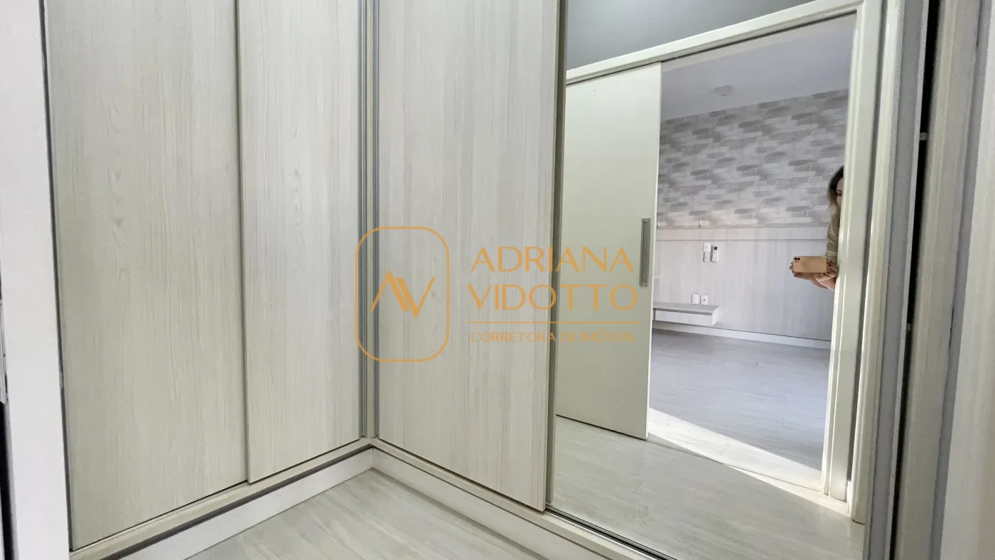 Imagem de IMÓVEL DE ALTO PADRÃO EM CONDOMÍNIO COM 4 SUÍTES, PISCINA, SALA DE JOGOS COM JACUZZI E CINEMA.