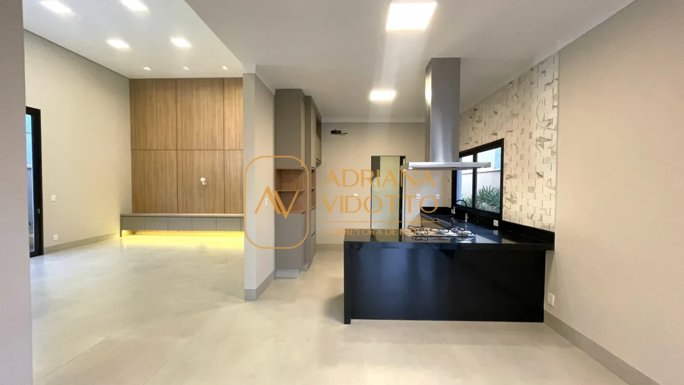 Imagem de CASA ALTO PADRÃO EM CONDOMÍNIO COM 3 SUÍTES, PISCINA E ESCRITÓRIO