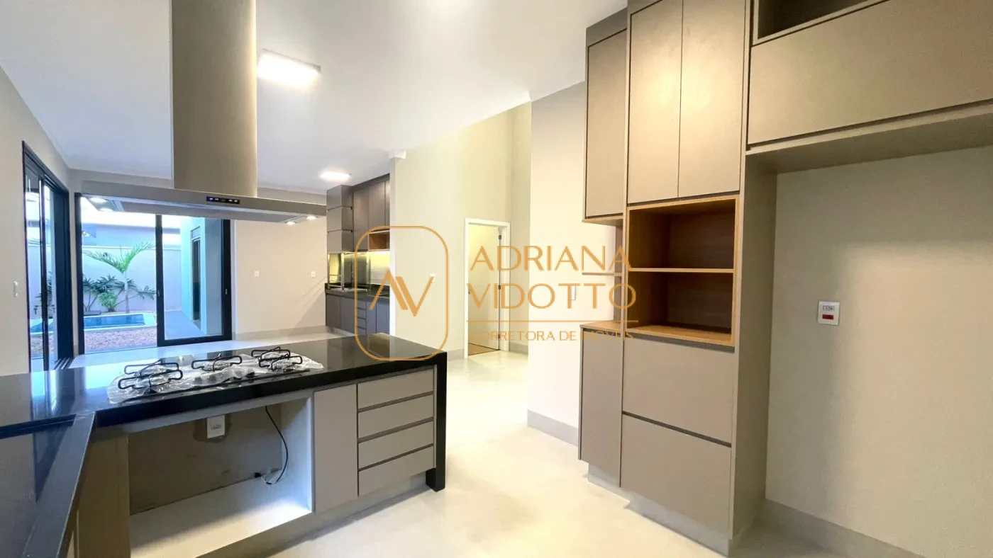 Imagem de CASA ALTO PADRÃO EM CONDOMÍNIO COM 3 SUÍTES, PISCINA E ESCRITÓRIO