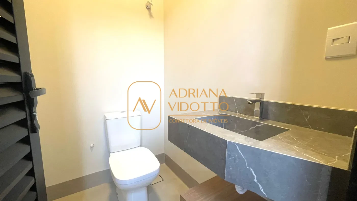 Imagem de CASA ALTO PADRÃO EM CONDOMÍNIO COM 3 SUÍTES, PISCINA E ESCRITÓRIO