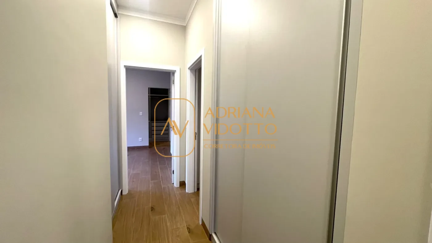 Imagem de CASA ALTO PADRÃO EM CONDOMÍNIO COM 3 SUÍTES, PISCINA E ESCRITÓRIO