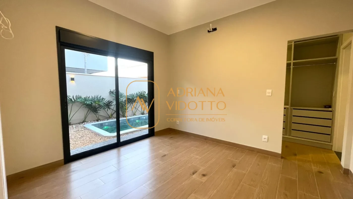 Imagem de CASA ALTO PADRÃO EM CONDOMÍNIO COM 3 SUÍTES, PISCINA E ESCRITÓRIO