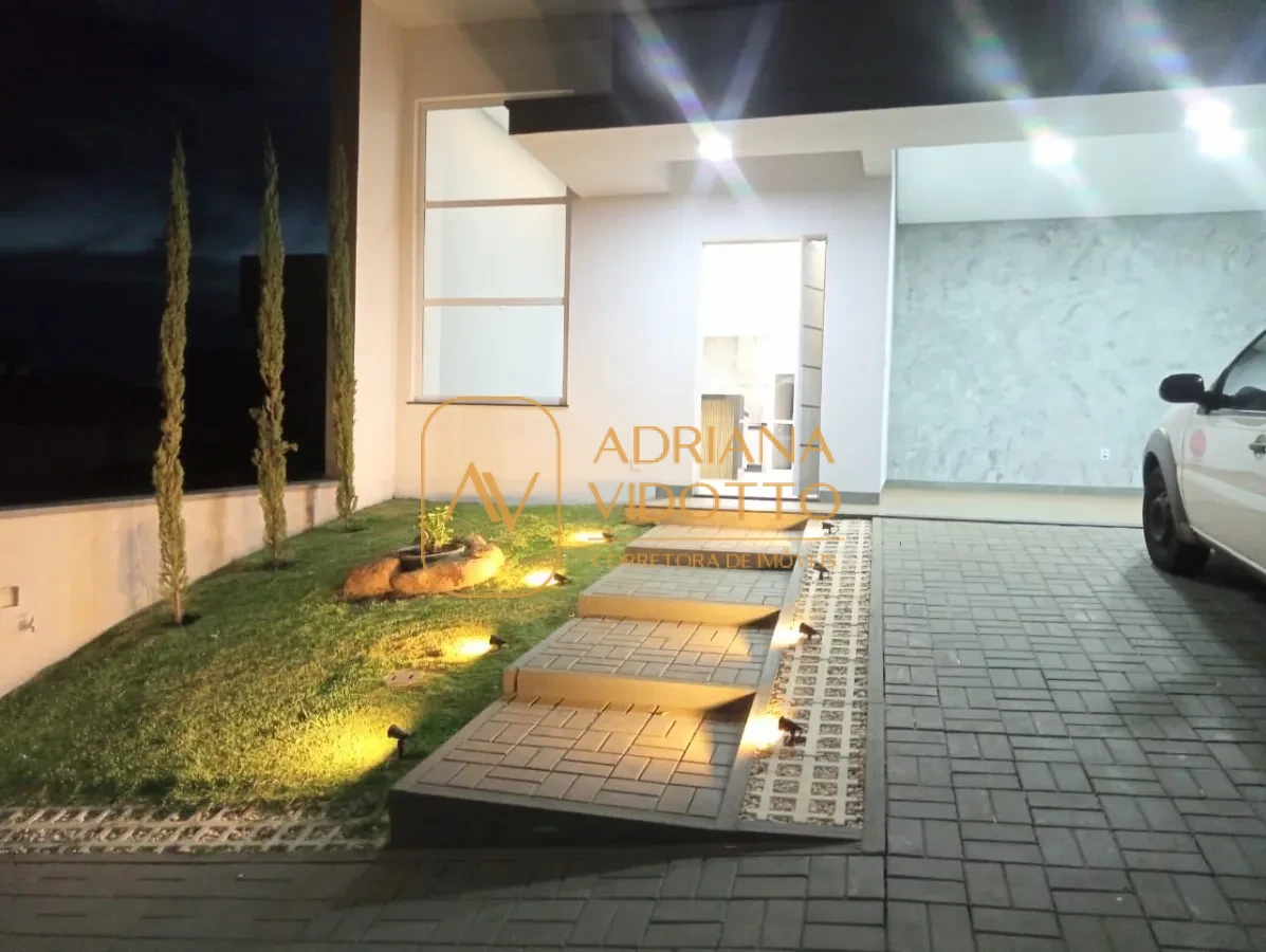 Imagem de CASA A VENDA EM CONDOMÍNIO TIVOLLI COM 3 QUARTOS, SENDO 1 SUÍTE E QUINTAL