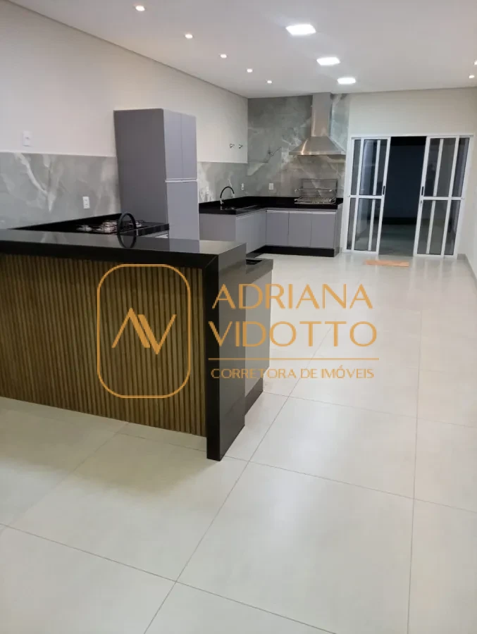 Imagem de CASA A VENDA EM CONDOMÍNIO TIVOLLI COM 3 QUARTOS, SENDO 1 SUÍTE E QUINTAL