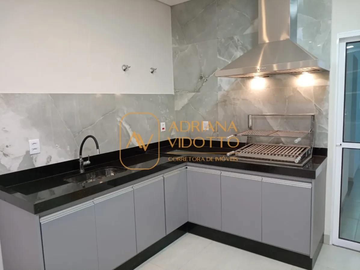 Imagem de CASA A VENDA EM CONDOMÍNIO TIVOLLI COM 3 QUARTOS, SENDO 1 SUÍTE E QUINTAL