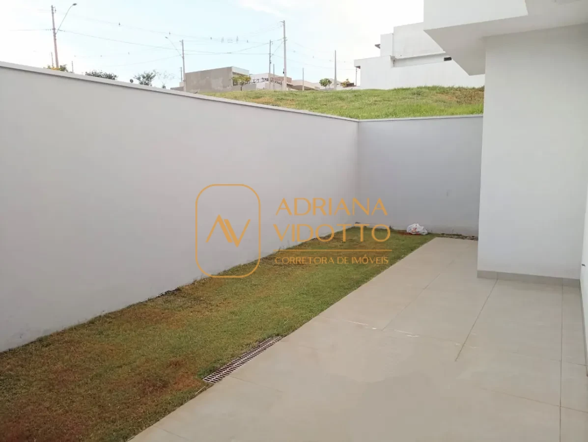 Imagem de CASA A VENDA EM CONDOMÍNIO TIVOLLI COM 3 QUARTOS, SENDO 1 SUÍTE E QUINTAL