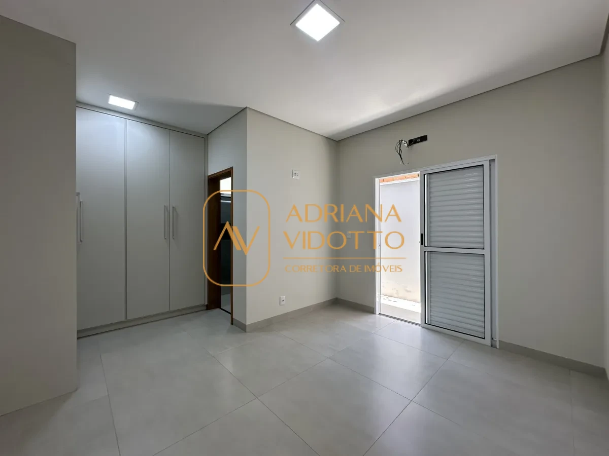 Imagem de CASA A VENDA EM CONDOMÍNIO TIVOLLI COM 3 QUARTOS, SENDO 1 SUÍTE E QUINTAL