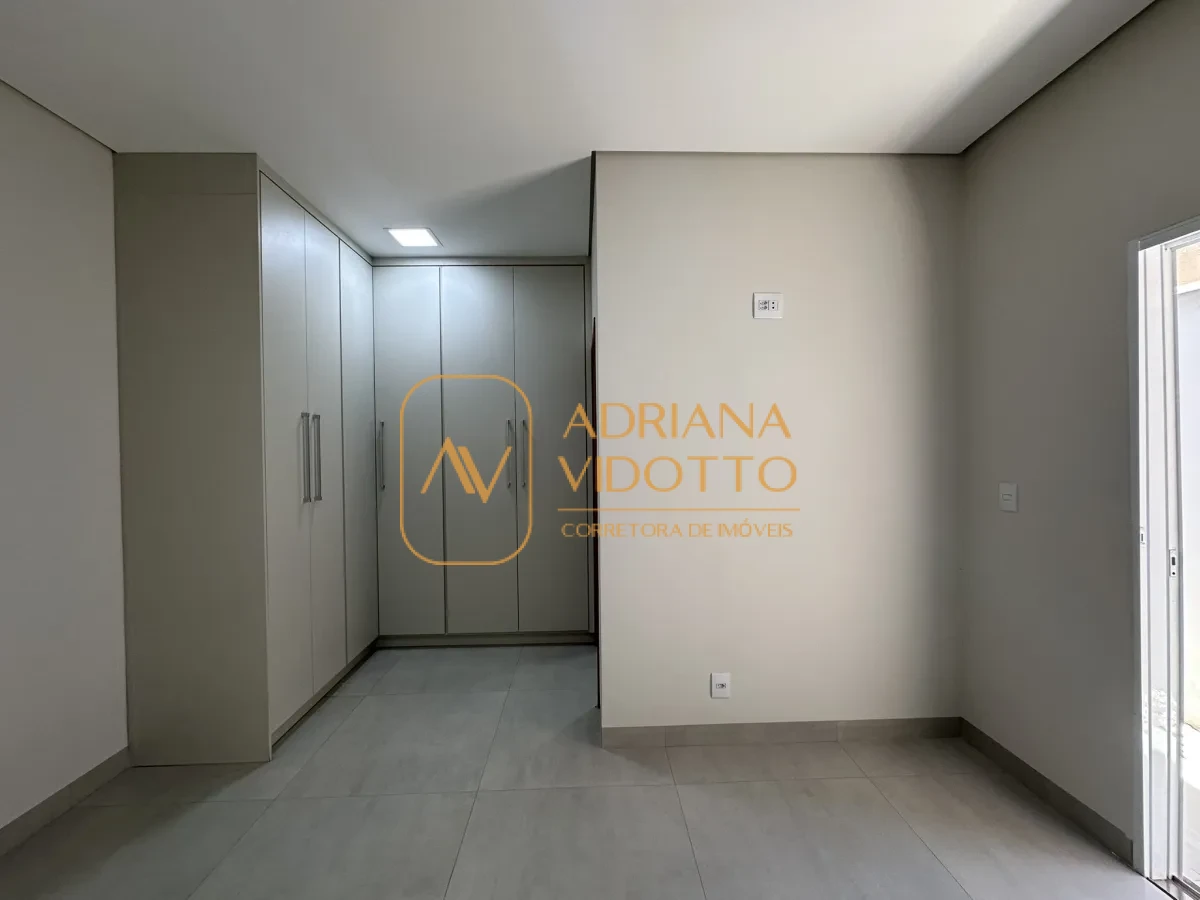 Imagem de CASA A VENDA EM CONDOMÍNIO TIVOLLI COM 3 QUARTOS, SENDO 1 SUÍTE E QUINTAL