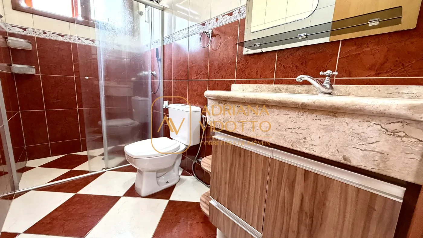 Imagem de SOBRADO A VENDA EM CONDOMÍNIO FLAMBOYANTS COM 2 SUITES TERREAS, MAIS 2 QUARTOS EM CIMA E QUINTAL GRAMADO