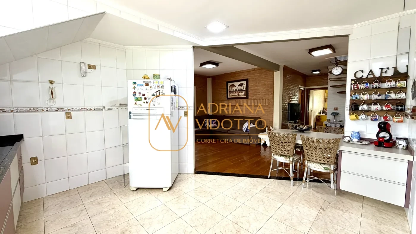 Imagem de SOBRADO A VENDA EM CONDOMÍNIO FLAMBOYANTS COM 2 SUITES TERREAS, MAIS 2 QUARTOS EM CIMA E QUINTAL GRAMADO